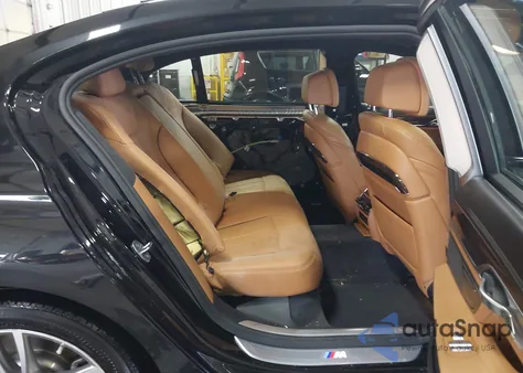 2016 BMW 750I xDrive z USA, uszkodzony, nr VIN WBA7F2C55GG416463